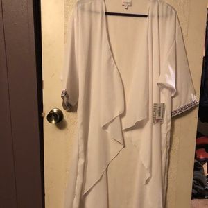 Medium brand new LulaRoe Shirley